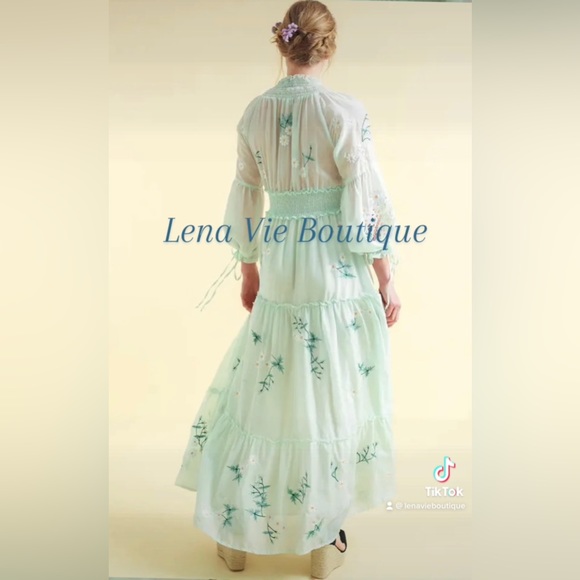 Summer Island Daisy Blooms Floral Embroidered Cotton Maxi Dress - Picture 5 of 14